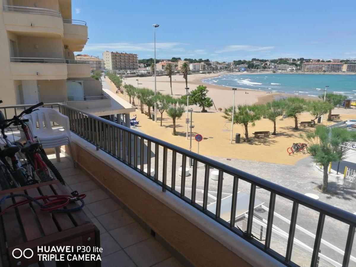 Riells Playa Apartment L' Escala Ngoại thất bức ảnh